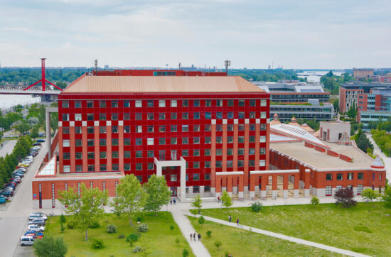 Eötvös Loránd Üniversitesi-ELTE